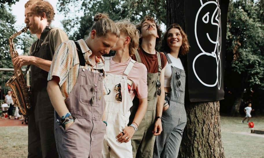 crushed... Coverbild